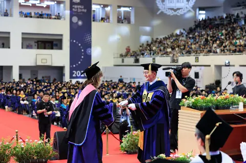 Graduation ceremony of a GEA student in Korea, 2026