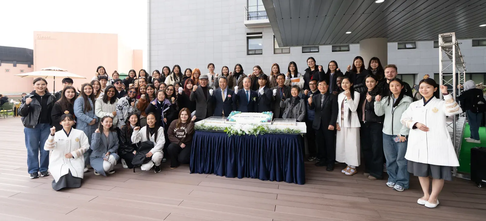 Hình ảnh quảng bá chính thức của Đại học Quốc gia Jeonbuk